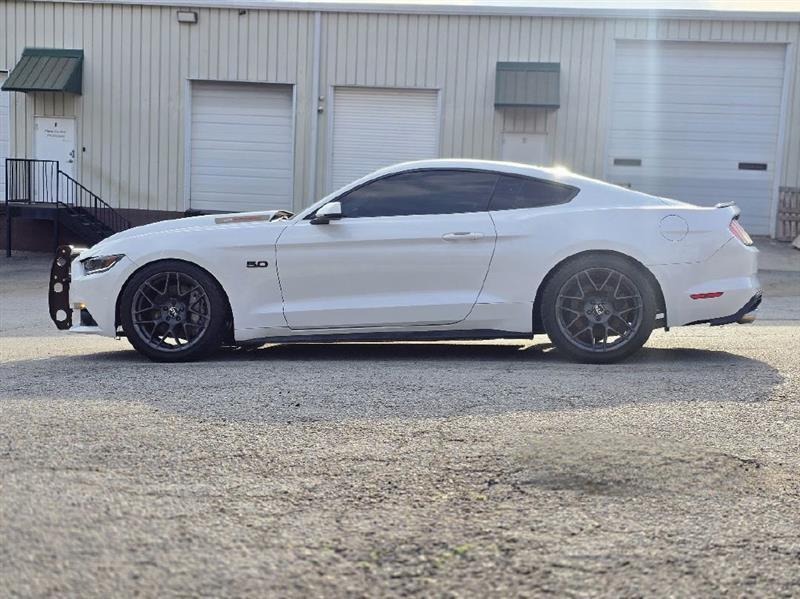 Ford Mustang GT Premium Coupe 2017