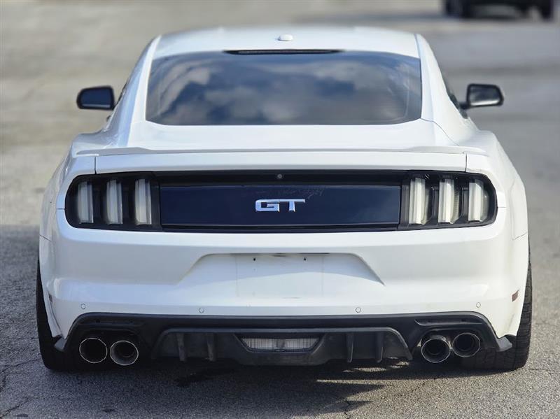 Ford Mustang GT Premium Coupe 2017