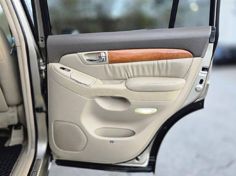 Lexus GX 470 Sport Utility 2005