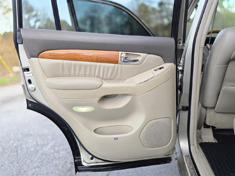 Lexus GX 470 Sport Utility 2005