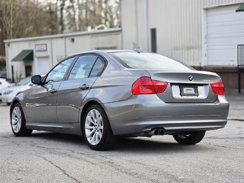 BMW 3-Series 328i SA 2011