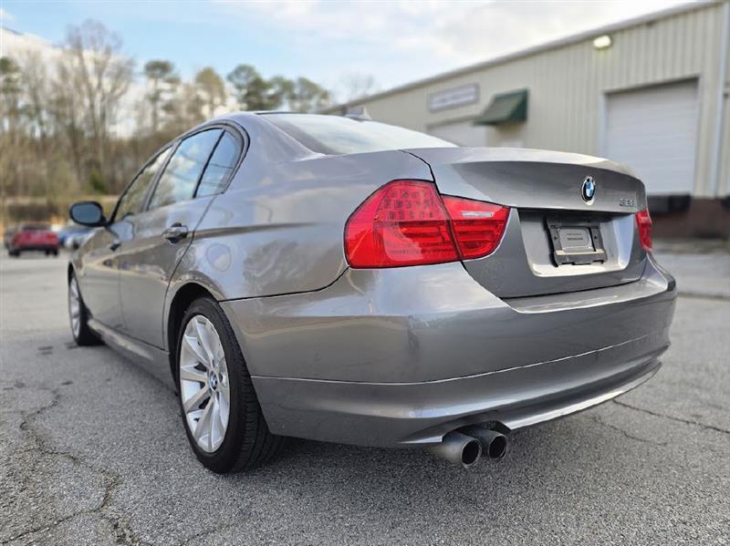 BMW 3-Series 328i SA 2011