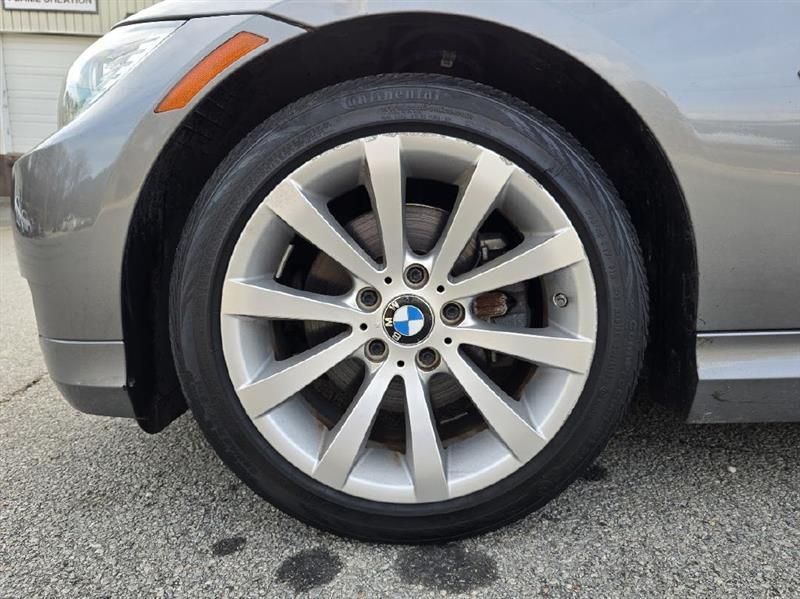 BMW 3-Series 328i SA 2011