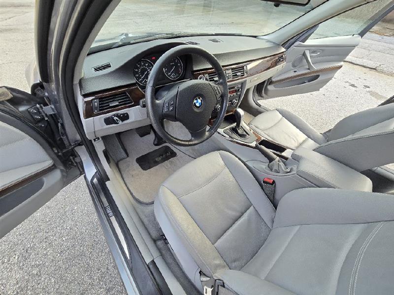 BMW 3-Series 328i SA 2011