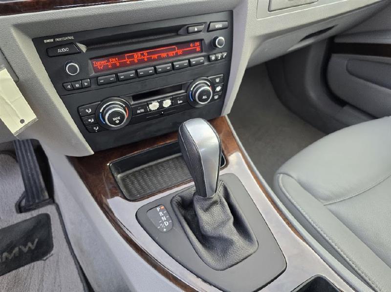 BMW 3-Series 328i SA 2011