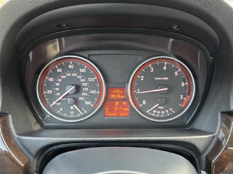 BMW 3-Series 328i SA 2011