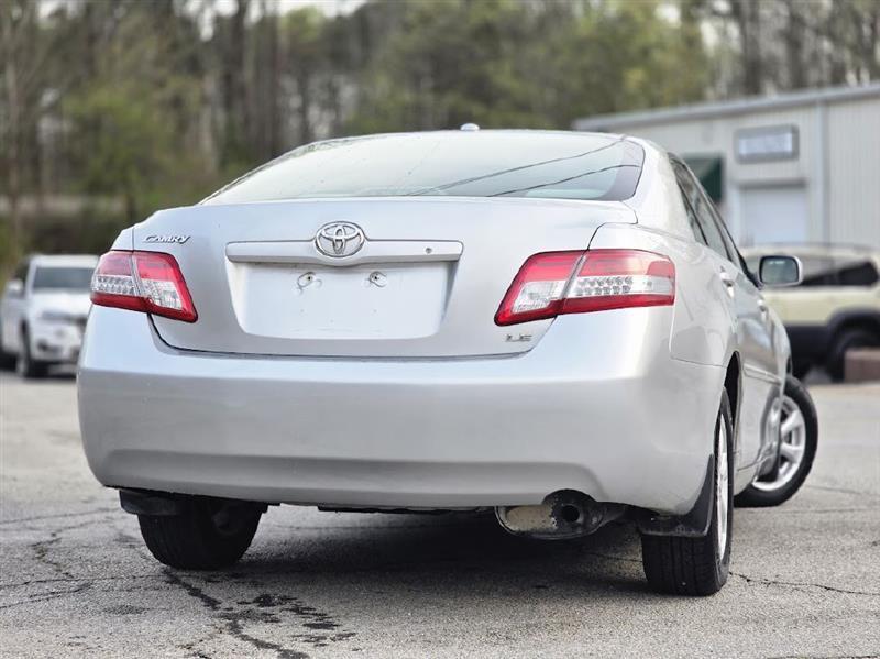 Toyota Camry Base 6-Spd AT 2011