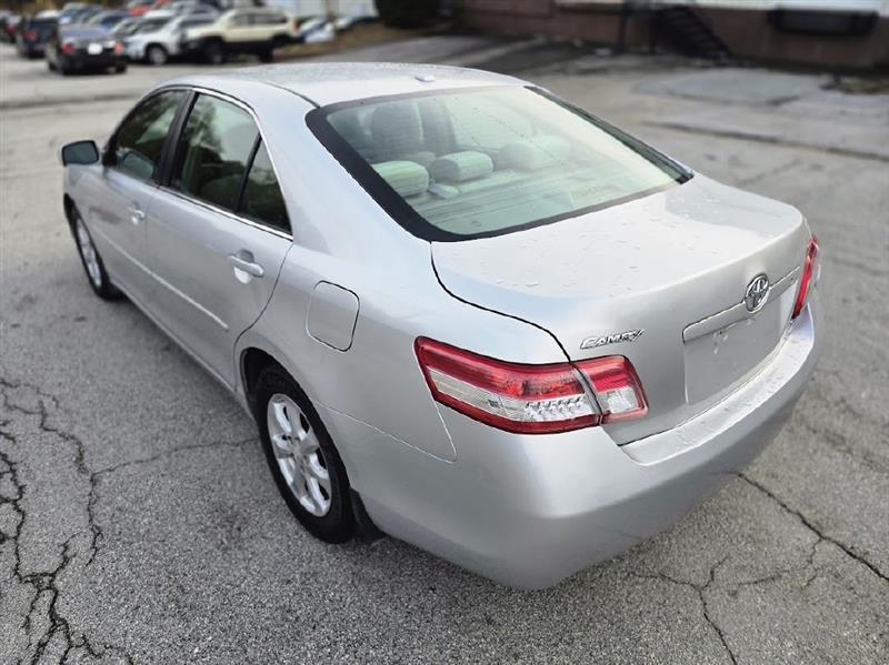 Toyota Camry Base 6-Spd AT 2011