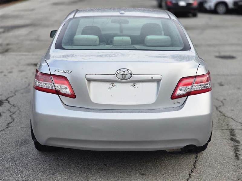 Toyota Camry Base 6-Spd AT 2011