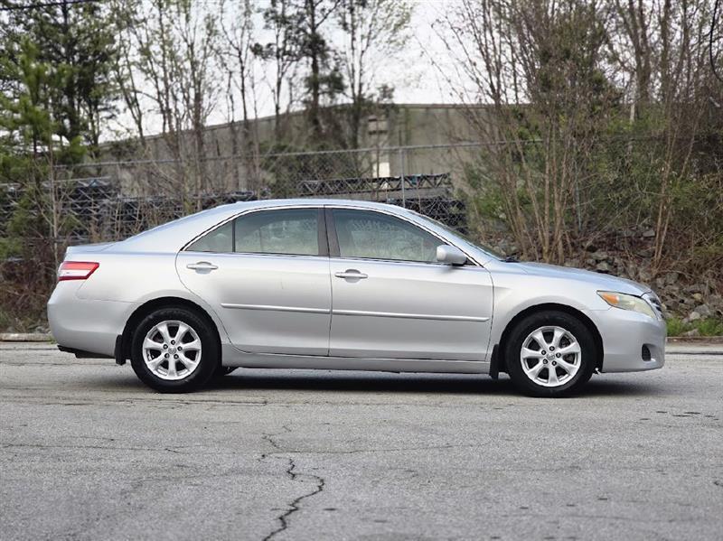 Toyota Camry Base 6-Spd AT 2011