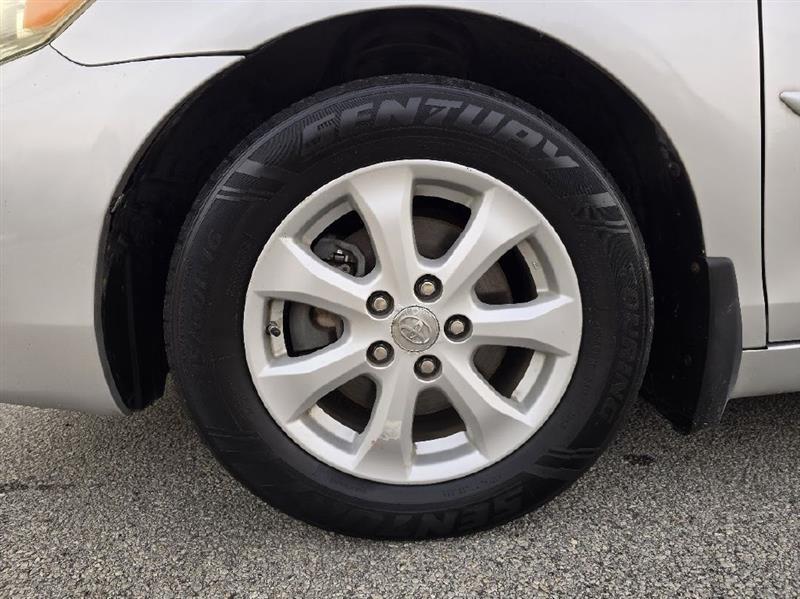 Toyota Camry Base 6-Spd AT 2011