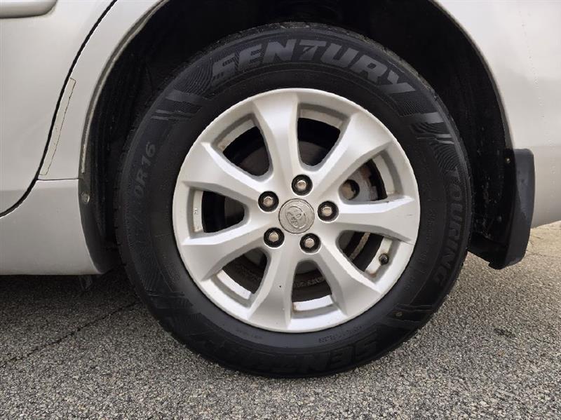 Toyota Camry Base 6-Spd AT 2011