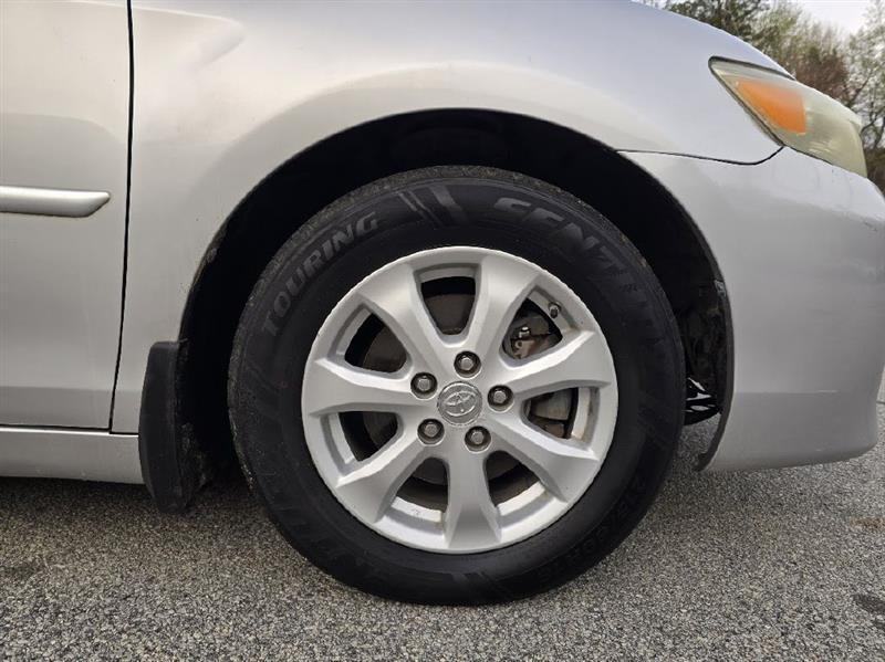 Toyota Camry Base 6-Spd AT 2011