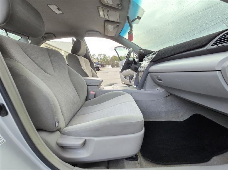 Toyota Camry Base 6-Spd AT 2011