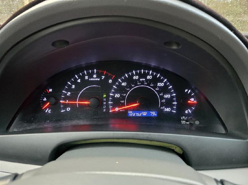 Toyota Camry Base 6-Spd AT 2011