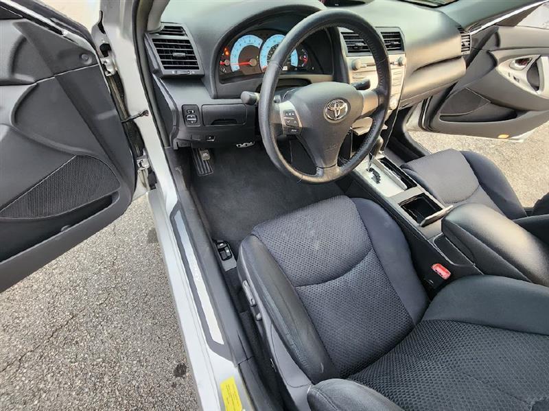 Toyota Camry SE 6-Spd MT 2010