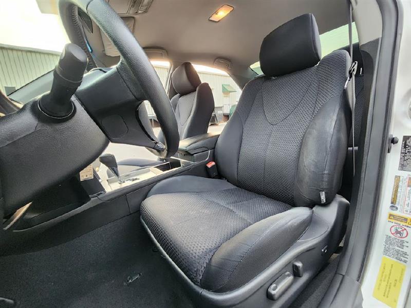 Toyota Camry SE 6-Spd MT 2010