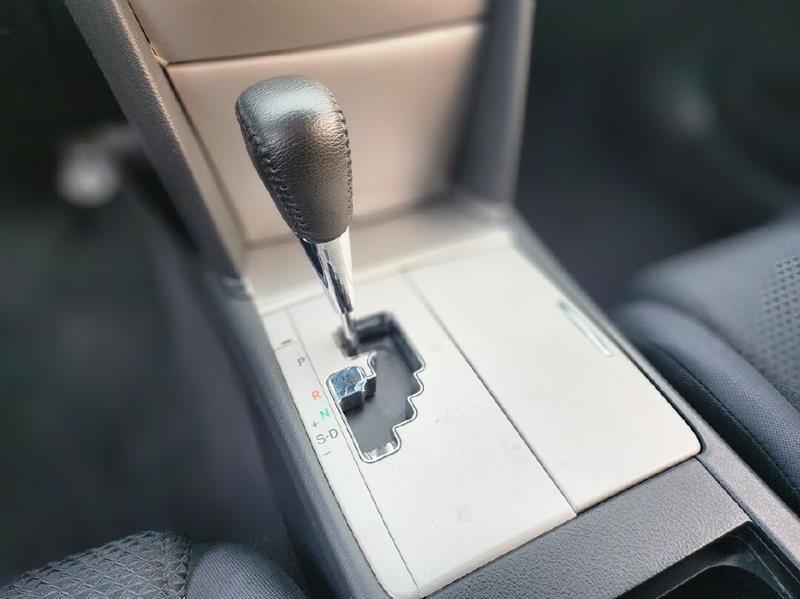 Toyota Camry SE 6-Spd MT 2010