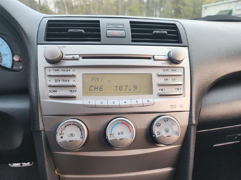 Toyota Camry SE 6-Spd MT 2010