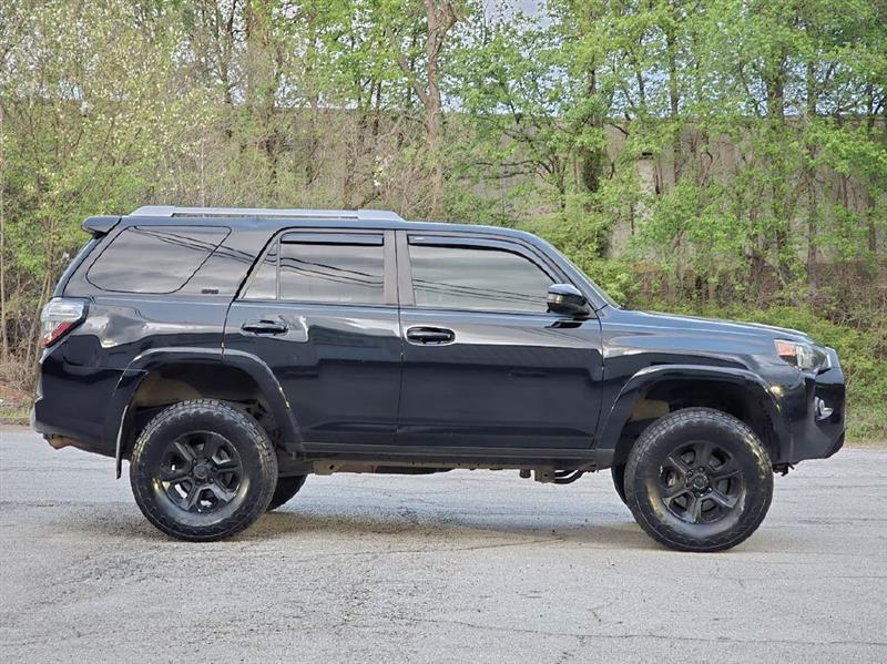 Toyota 4Runner SR5 4WD 2018