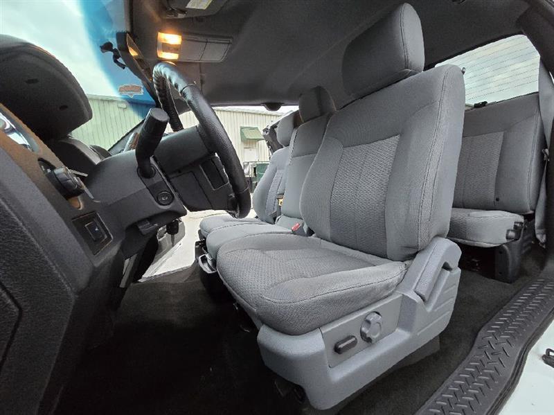 Ford F-150 XL SuperCab 8-ft. Bed 4WD 2013