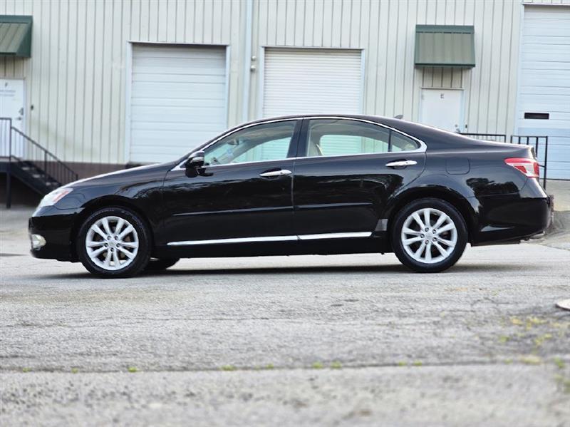 Lexus ES 350 Sedan 2012