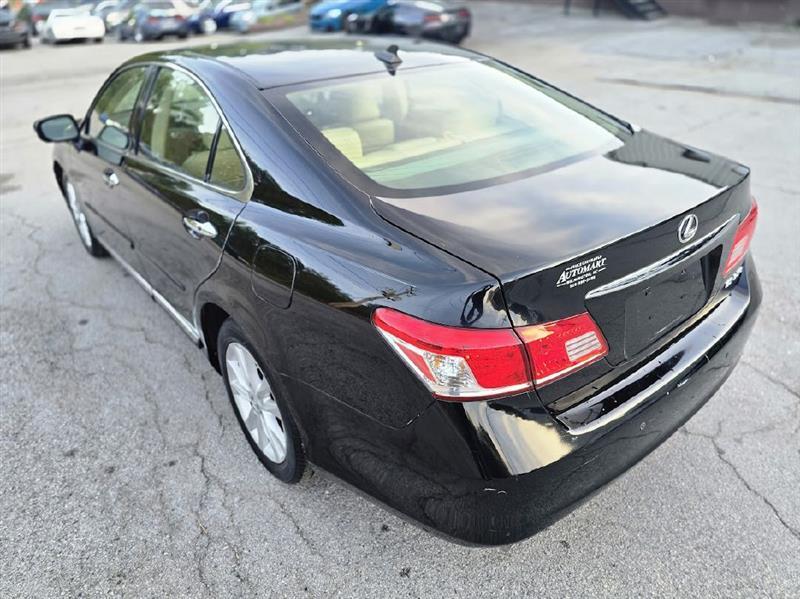 Lexus ES 350 Sedan 2012