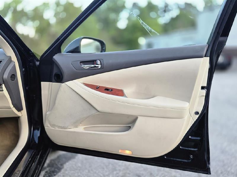 Lexus ES 350 Sedan 2012