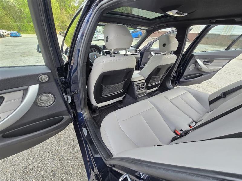 BMW 3-Series 328i Sedan 2012