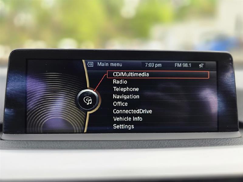 BMW 3-Series 328i Sedan 2012