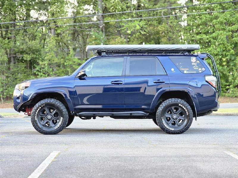 Toyota 4Runner SR5 4WD 2016