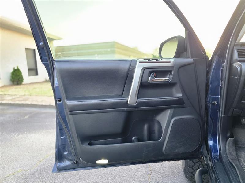 Toyota 4Runner SR5 4WD 2016