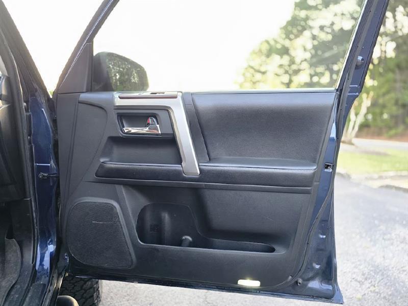 Toyota 4Runner SR5 4WD 2016