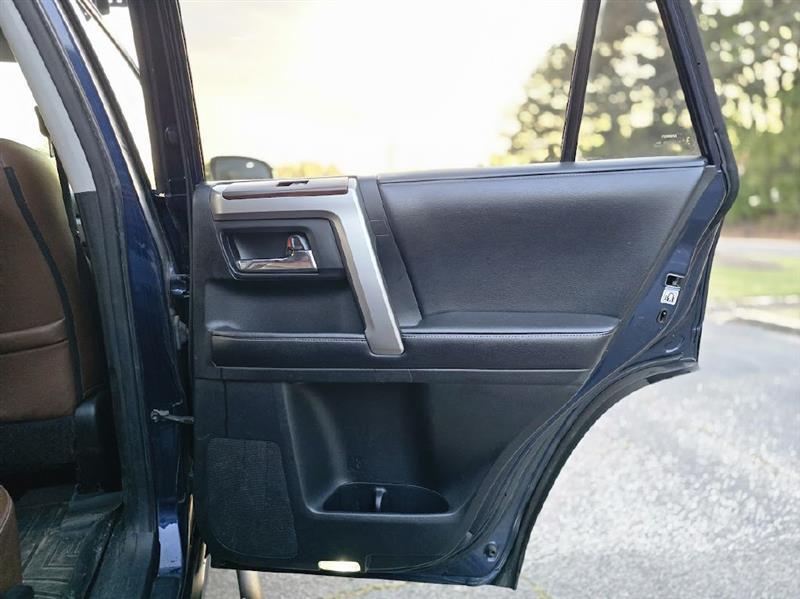 Toyota 4Runner SR5 4WD 2016