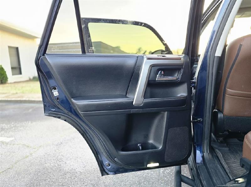 Toyota 4Runner SR5 4WD 2016