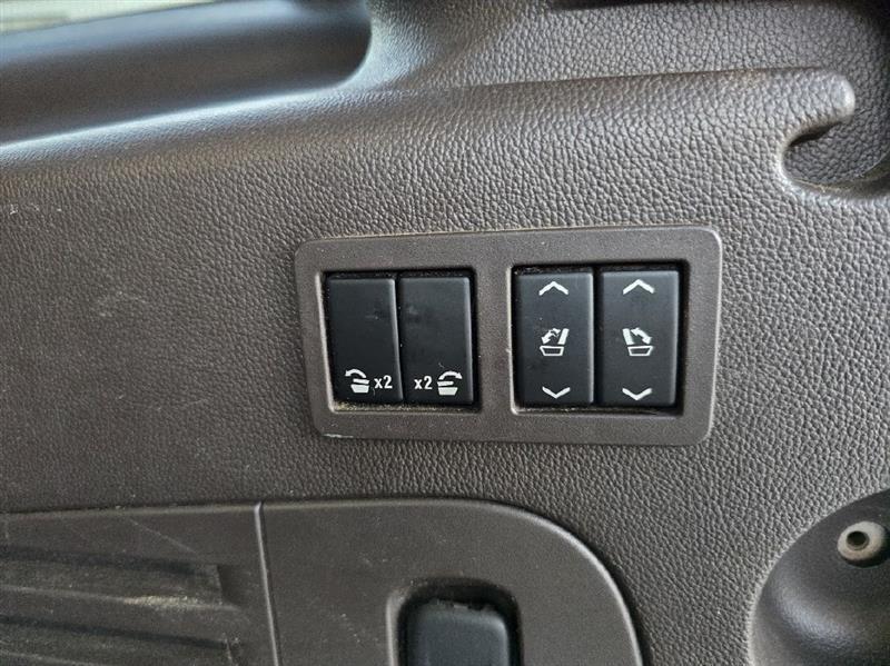 GMC Yukon XL Denali 2WD 2016