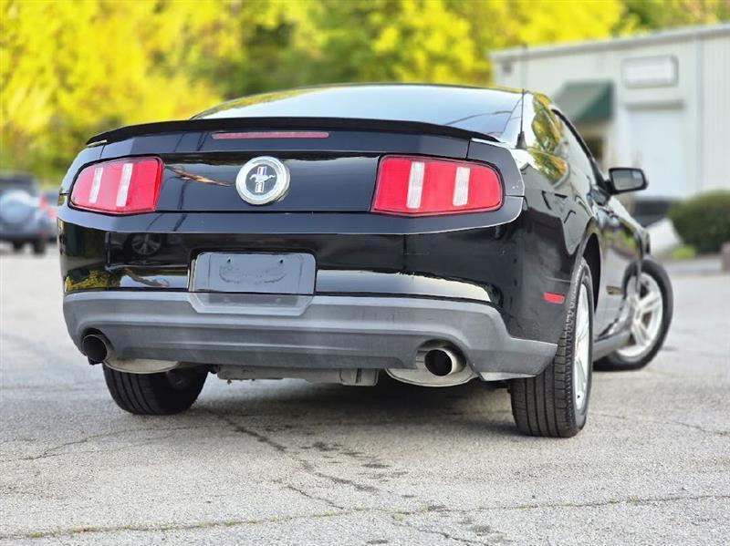 Ford Mustang V6 Coupe 2012