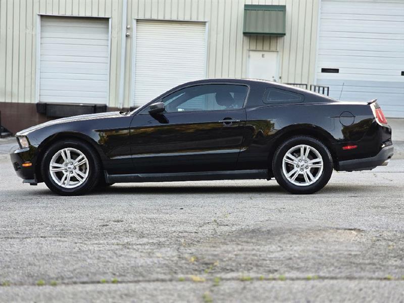 Ford Mustang V6 Coupe 2012