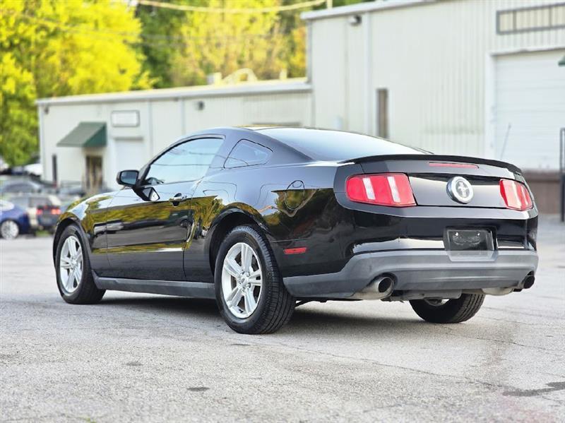 Ford Mustang V6 Coupe 2012