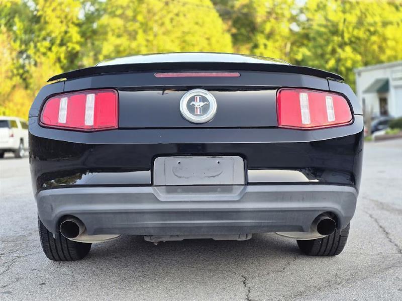 Ford Mustang V6 Coupe 2012