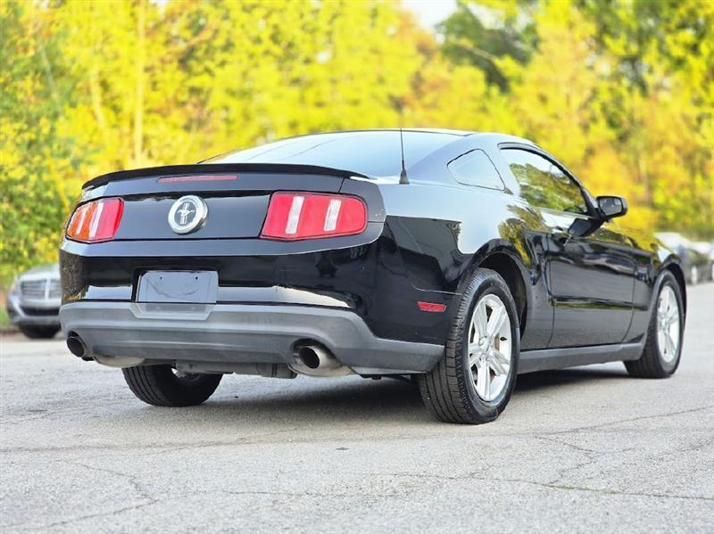 Ford Mustang V6 Coupe 2012