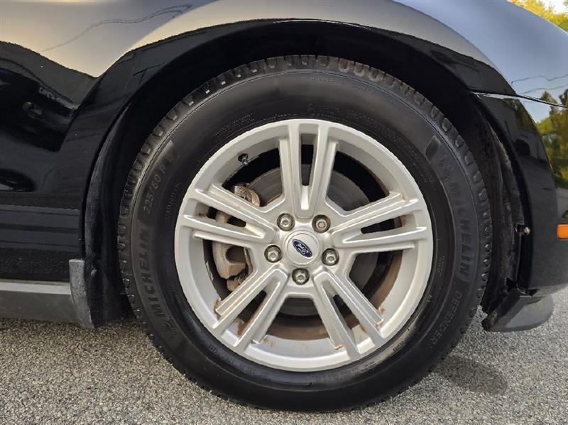 Ford Mustang V6 Coupe 2012