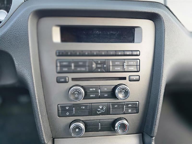 Ford Mustang V6 Coupe 2012