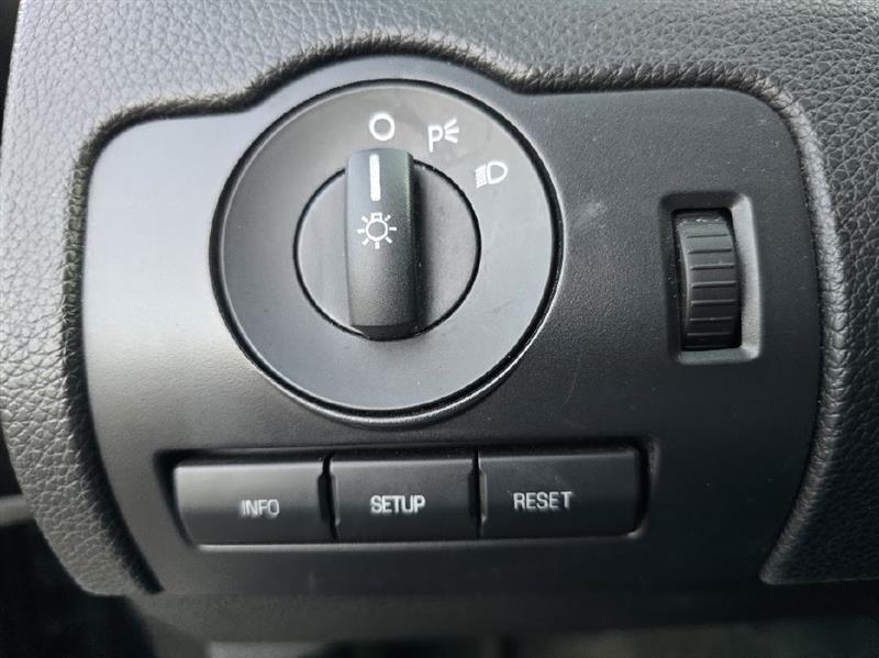 Ford Mustang V6 Coupe 2012