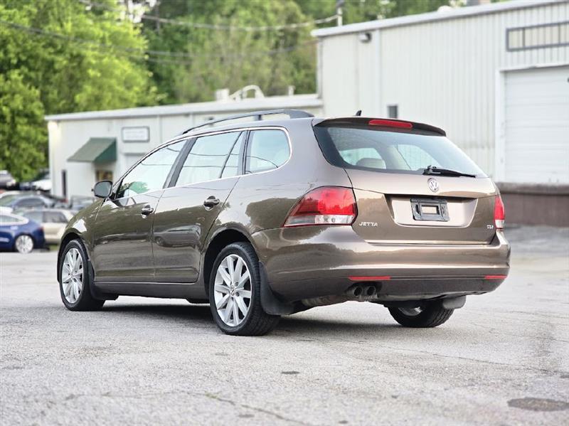 Volkswagen Jetta SportWagen 2.0L TDI 2014