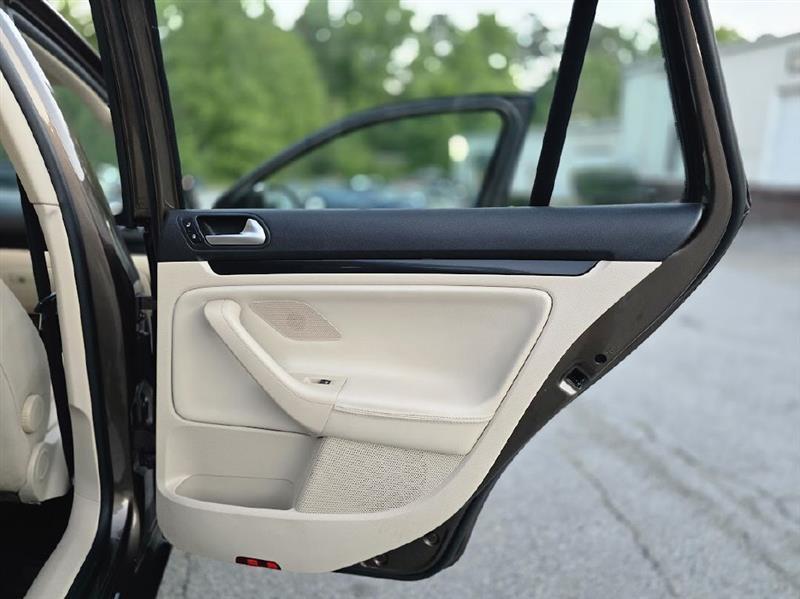 Volkswagen Jetta SportWagen 2.0L TDI 2014