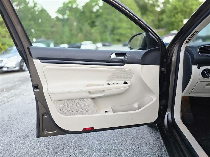 Volkswagen Jetta SportWagen 2.0L TDI 2014