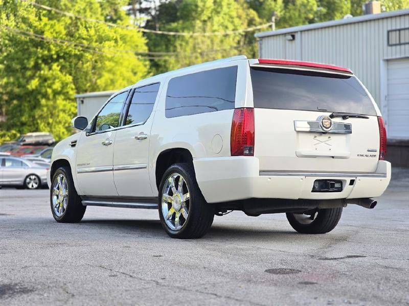 Cadillac Escalade ESV 2WD Luxury 2013