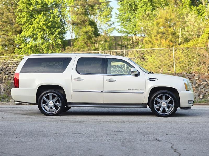 Cadillac Escalade ESV 2WD Luxury 2013