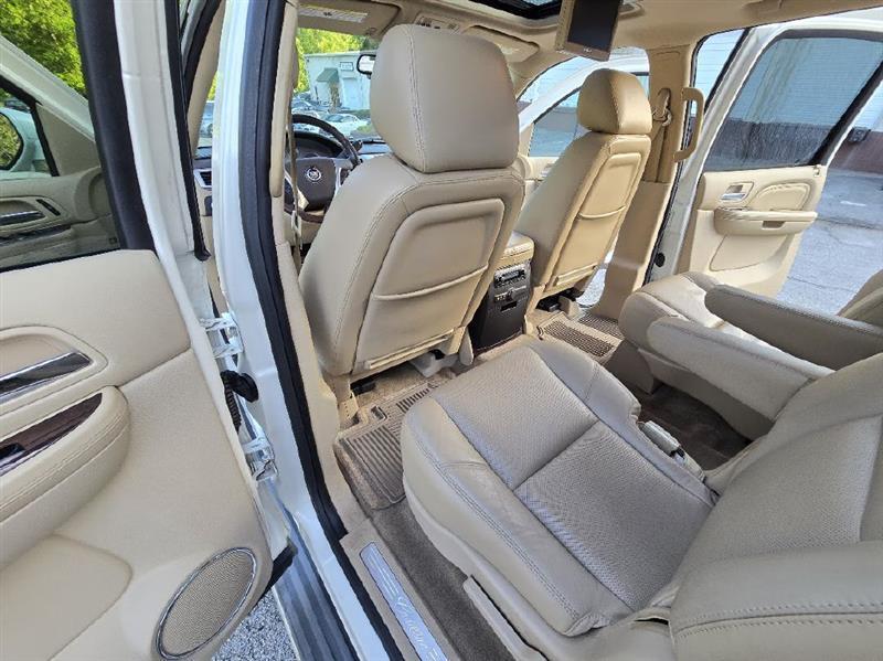 Cadillac Escalade ESV 2WD Luxury 2013